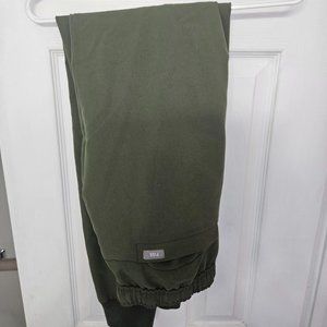 FIGS Men's Olive Jogger Scrubs (Large)